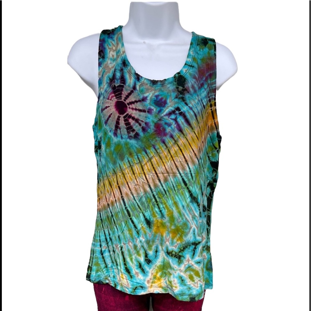 NWT.  Sacred Threads Tank Top.   04 BL/BL. 222174